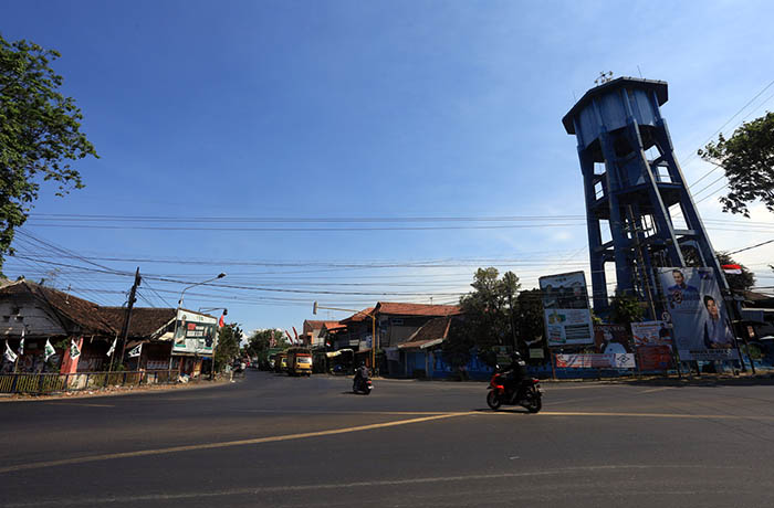 IKON KOTA: Menara air di perempatan Randu Pangger, Kota Probolinggo merupakan salah satu dari lima ikon kota yang akan direhab tahun ini untuk mempercantik wajah kota.