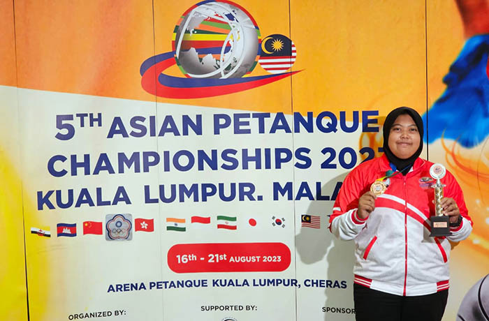 DEBUT INTERNASIONAL: Anjani.