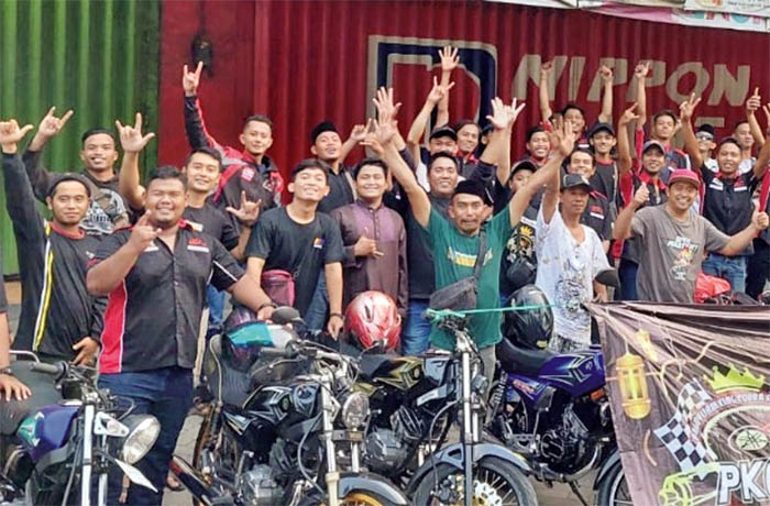 DUA TAK: Sejumlah pecinta RX King Pasuruan, bersilaturahmi.