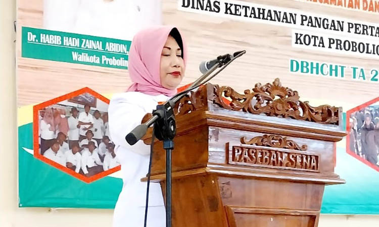 DIBUKA: Sekda Kota Probolinggo Ninik Ira Wibawati membuka Rembug Tani Petani se-Kota Probolinggo di Ballroom Paseban Sena, kemarin. Evelyn Ridhayanti/Radar Bromo