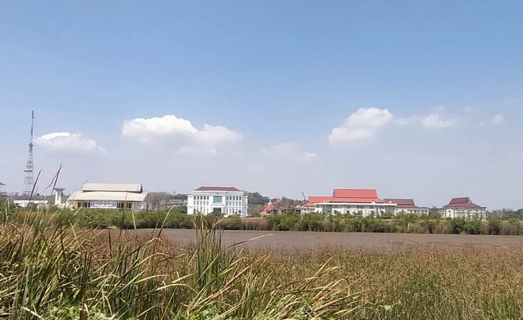 SUMBER MANTEN: Sumber Manten, sebuah danau yang telah ada sejak abad ke-14. Airnya tak pernah surut. Sumber ini ada di sisi timur Pengadilan Agama Bangil.