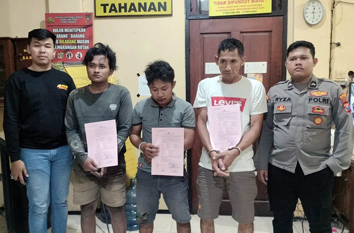 TAK BERKUTIK: Tiga kurir sabu-sabu yang diringkus polisi.