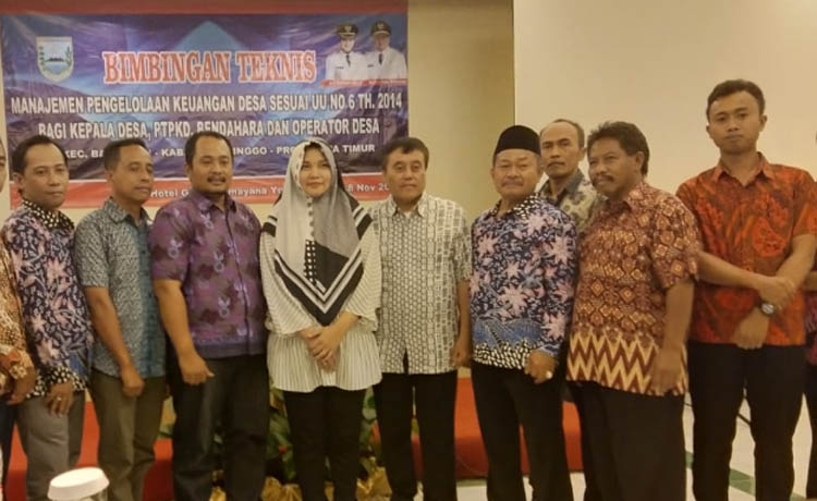 BELAJAR: Jajaran perangkat Desa Bantaran saat mengikuti bimbingan teknis di Jogjakarta.