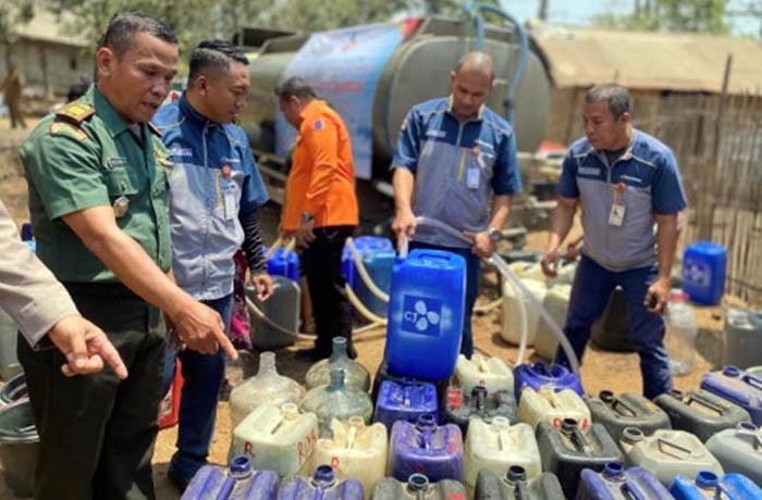 SINERGI: Bentuk kolaborasi antara  PT. Cheil Jedang indonesia bersama Muspika Kecamatan Winongan dan BPBD Kabupaten Pasuruan untuk mengatasi dampak bencana  kekeringan.