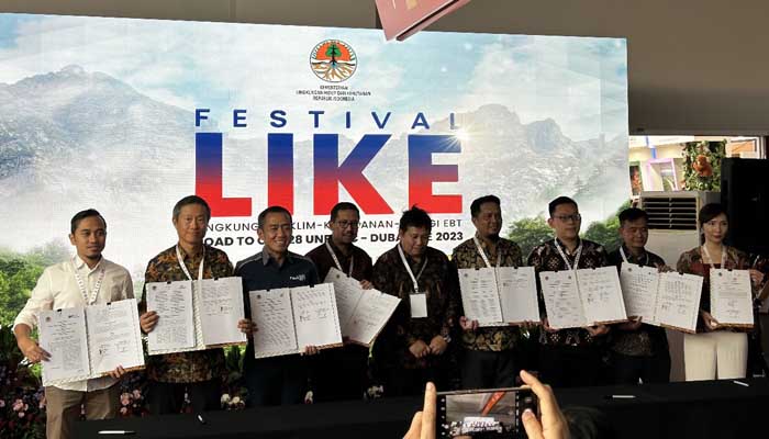 Proses penandatanganan Memorandum of Understanding (MoU) Inovasi Sosial dan Lingkungan.