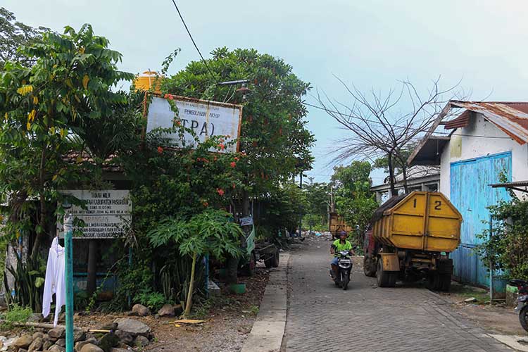 SUDAH TAK DIMANFAATKAN: Salah satu sudut TPA Kenep, saat dipotret beberapa waktu lalu. Kawasan TPA Kenep yang kini sudah tak beroperasi lagi, berencana dimanfaatkan untuk RTH. (Mokhamad Zubaidillah/ R