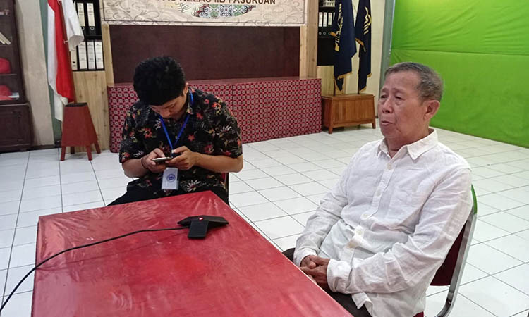 VIRTUAL: Terdakwa Tjitro Wirjo Hermanto mengikuti sidang secara virtual dari Lapas IIB Pasuruan dengan agenda pembacaan dakwaan, Jumat (6/10) sore.