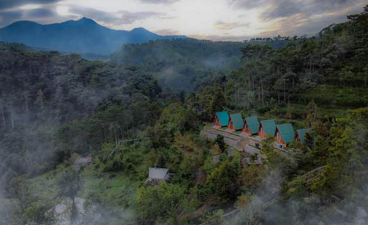 LAYAK DICOBA: Glamping menjadi tempat yang nyaman untuk bermalam. Lokasinya berada di sekitar Air Terjun Jaran Goyang, wisata unggulan Desa Guyangan.