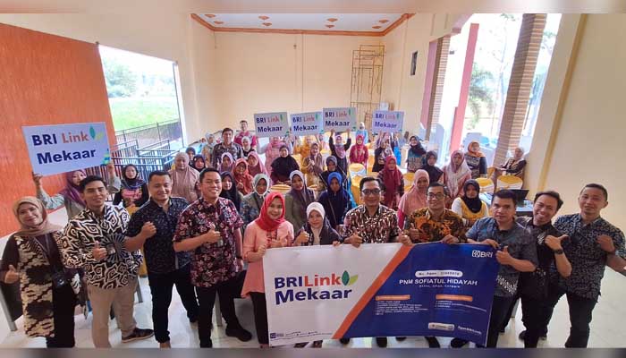 Suasana pelatihan kepada perempuan ultra mikro di Pakuniran