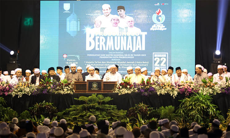 BERMUNAJAT: Pemkot Probolinggo sukses menggelar &ldquo;Probolinggo Bermunajat&rdquo; Minggu (22/10) malam untuk memperingati HSN ke-9 tahun 2023.