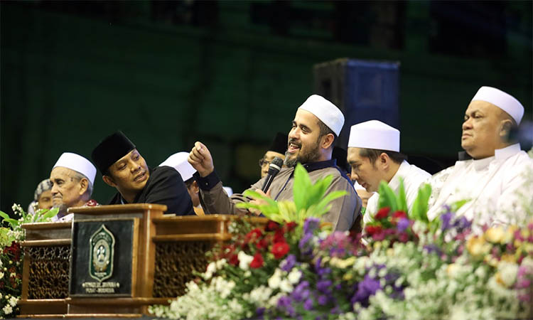 MAKSIAT MINGGAT: Lima tahun mengemban amanah sebagai Wali Kota Probolinggo, telah banyak kebijakan yang dijalankan Habib Hadi Zainal Abidin. Di antaranya, menutup tempat hiburan malam.