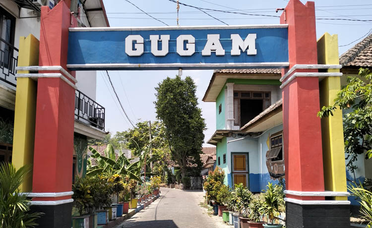 PINTU MASUK: Gang Gugam (Gua Gempeng) jadi pintu masuk Gua Gempeng.