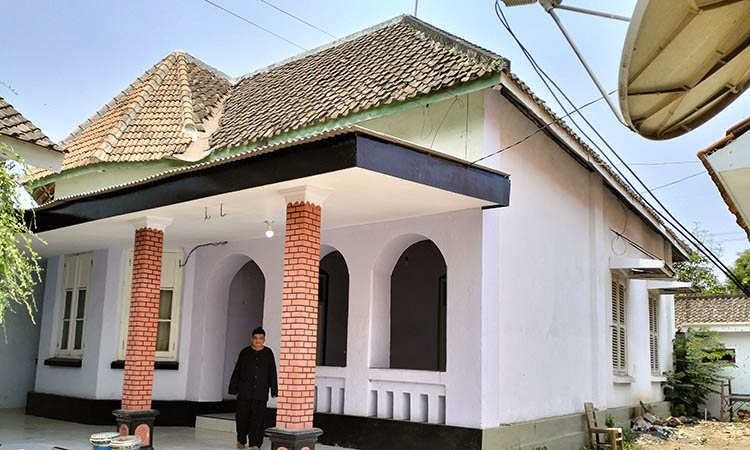 RUMAH PAULA KINI: Kondisi Rumah Paula kini yang dimanfaatkan untuk rumah dinas sekretaris kecamatan (Sekcam) Maron.
