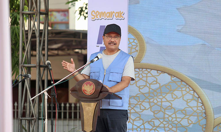 LAYANI MASYARAKAT: Wali Kota Pasuruan Drs. H. Saifullah Yusuf mengajak layanan kesehatan terus berinovasi dan melayani masyarakat lebih baik lagi.