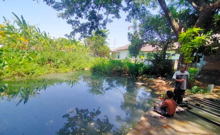 Kawasan Sumber Dongki yang dimanfaatkan untuk tempat mancing bagi warga.