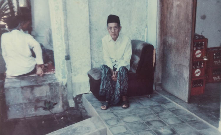 PENGAJIAN: Pengajian rutin yang digelar di rumah perjuangan semasa Mbah Yasin, menantu dari Mbah Ilyas masih ada.
