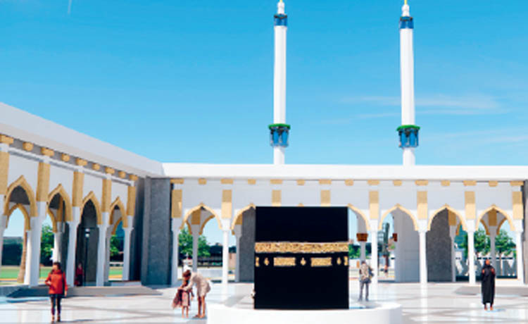 BIAYA BESAR: Maket Kawasan Makkah yang akan dibangun di Kelurahan Krampyangan.
