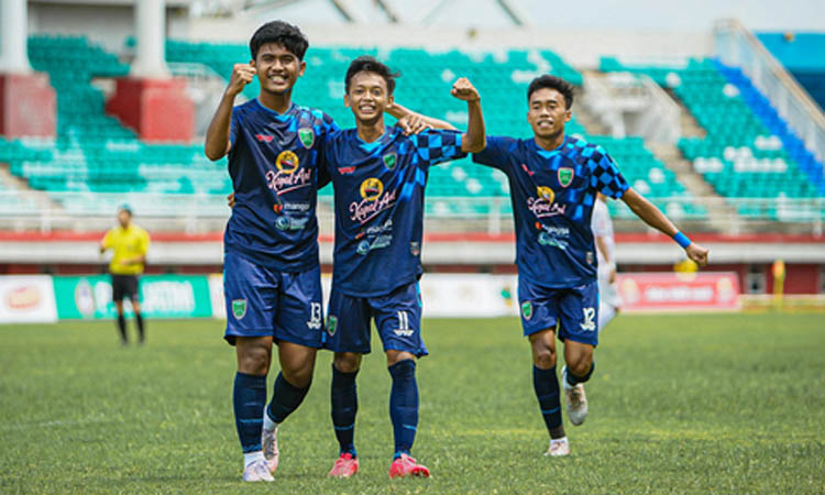 LOLOS: Pemain Pasuruan United yang berlaga di Jember Sport Garden.