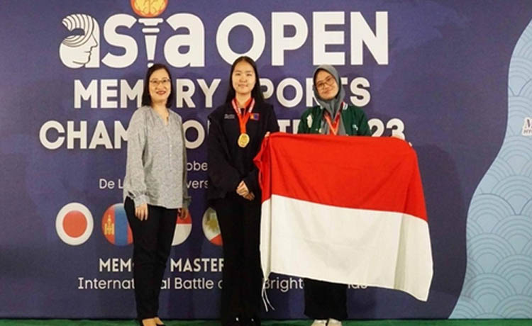PRESTASI: Sebagian dari tim Pelajar Indonesia yang mengikuti AOMC di Manila, Filipina.