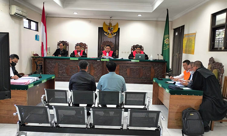 BERI KETERANGAN: Dua saksi dihadirkan dalam sidang perkara kebakaran di TNBTS pekan lalu.