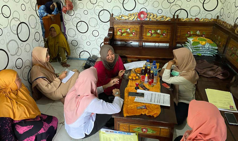 IZIN: Pengurusan PIRT untuk produk olahan ikan Kelompok Srikandi Pesisir Desa/Kecamatan Banyuglugur, didampingi Dinas Kesehatan Kabupaten Situbondo.
