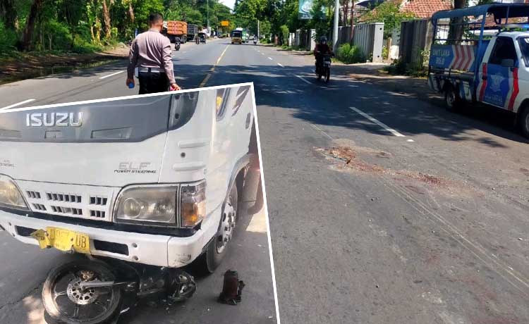 TKP: Petugas Satlantas Polres Pasuruan saat melakukan olah TKP kecelakaan maut di Jalan Raya Sumurwaru, Desa Sumberanyar, Kecamatan Nguling.