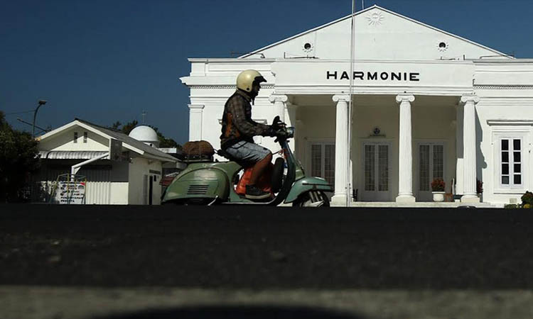 BERSEJARAH: Gedung Harmonie, salah satu bangunan yang ditetapkan sebagai cagar budaya di Kota Pasuruan.