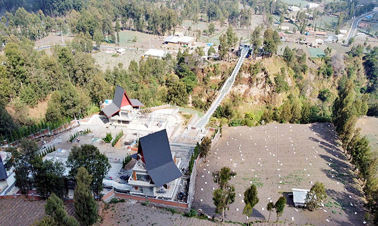 WISATA BARU: Jembatan Kaca Bromo di Sukapura, Kabupaten Probolinggo jadi tujuan wisata baru yang dilengkapi dengan terminal Rest Area Seruni Point.