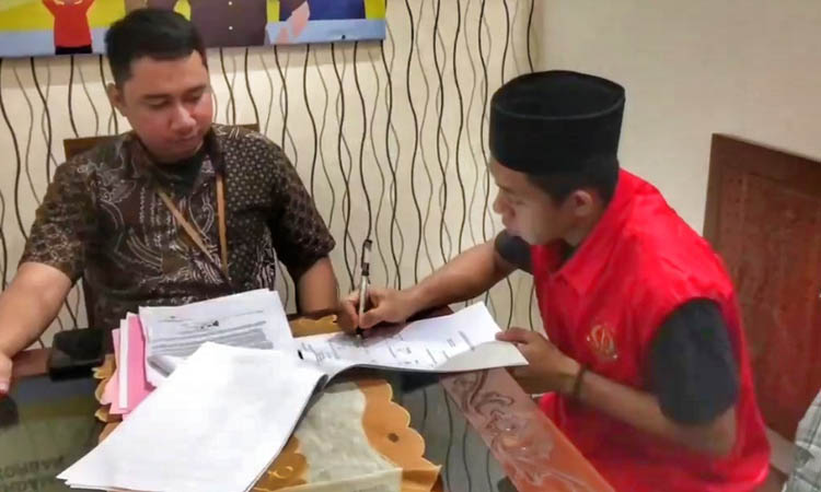 DISELESAIKAN: Mediasi di Kejari Kabupaten Probolinggo atas kasus penganiayaan dengan tersangka M. Nurul Huda.