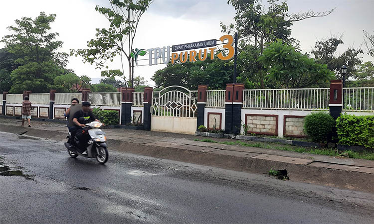 TAK LAGI BAYAR: TPU Purut 3 Kota Pasuruan yang tak lagi dipungut retribusi. Sejak awal 2024 ini, retribusi pemakaman di TPU yang dikelola Pemkot Pasuruan digratiskan.
