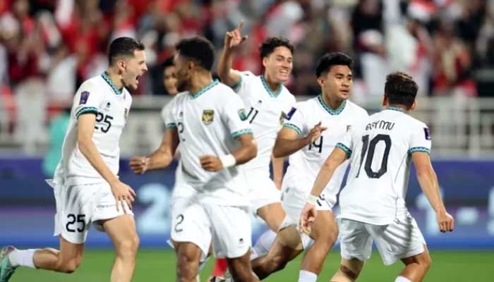 Para penggawa Timnas Indonesia merayakan gol Asnawi saat melawan Vietnam. (Media PSSI)