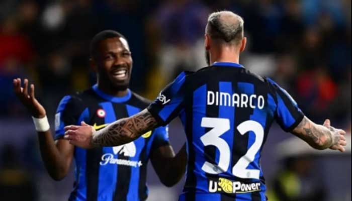 Marcus Thuram merayakan golnya bersama Federico Dimarco di semifinal Super Coppa Italia. (Istimewa)