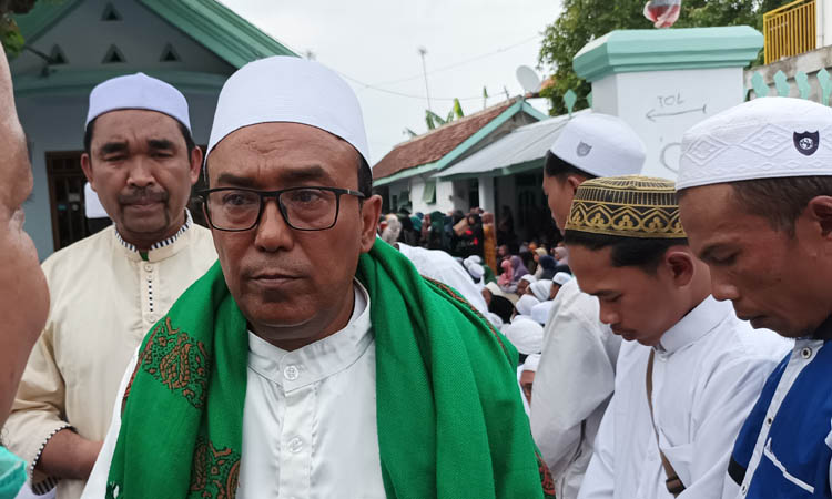 Habib Abdul Qodir bin Muhammad Shodiq Al Hamid putra almarhum yang akan menjadi penerus Ponpes Islam Al Habib Muhammad Shodiq bin Husein.