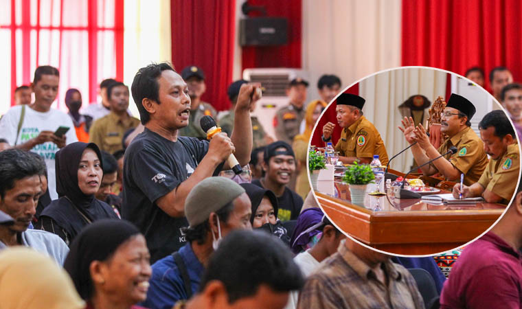 BEBER KELUHAN: Sejumlah pedagang di pasar Kebonagung yang kemarin berdialog dengan Wali Kota Pasuruan Saifullah Yusuf dan jajarannya.