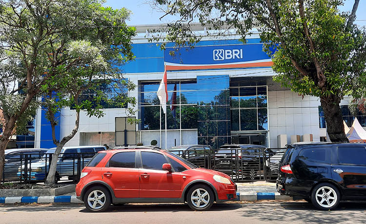 BERUBAH: Bangunan gedung BRI Pasuruan yang dulunya berdiri volkscredietbank.