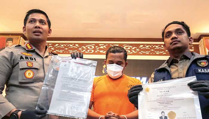 Elwizan Aminudin  saat kasusnya dirilis di Polres Sleman, Jogjakarta. (Jawa Pos Radar Jogja)