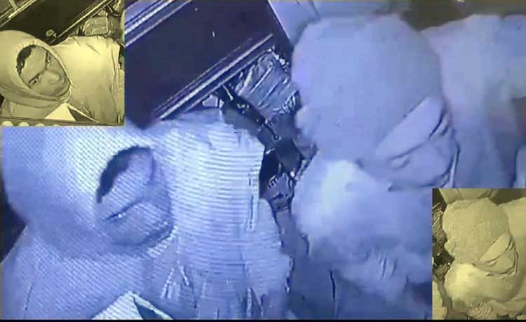 Dua pelaku pencuri konter HP di Wonosari Tutur yang terekam CCTV.