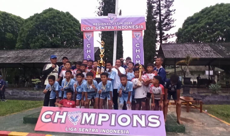 MENANG PINALTI: Tim Jawa Power YTL kelompok umur 13 yang menjadi juara Liga Sentra Indonesia-Premiere League se-Jawa Timur di akhir Januari lalu.