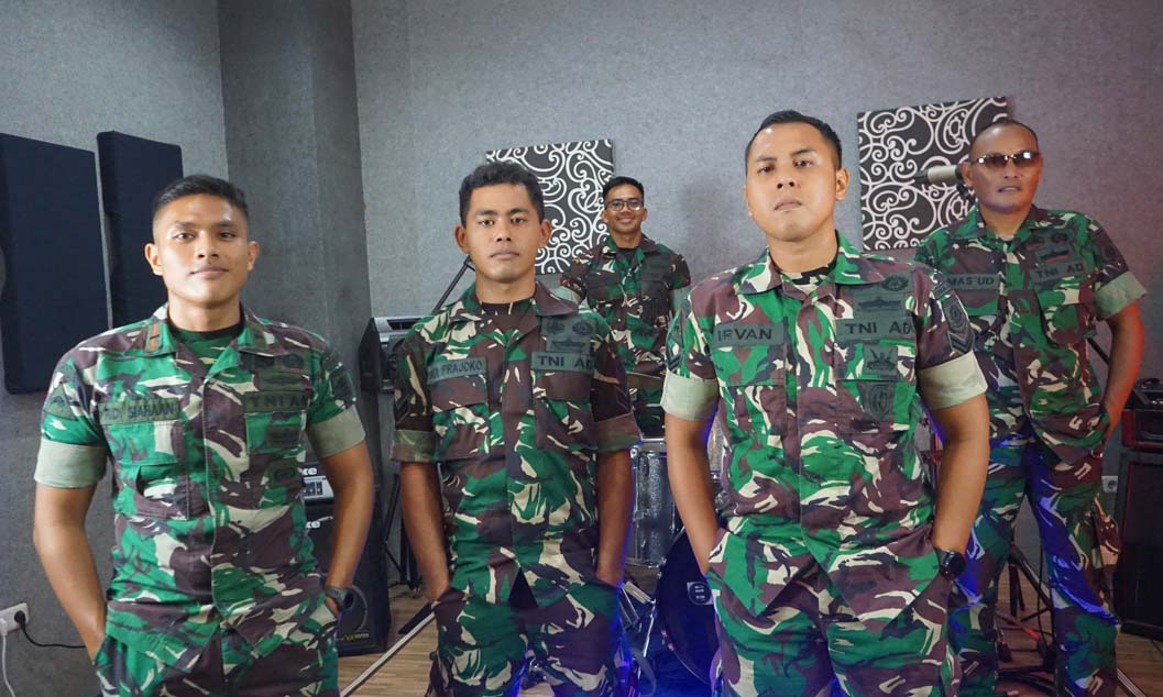 PUNYA ARTI: TNI PRIMA merupakan arti dari Profesional, Responsif, Integratif, Modern, dan Adaptif.