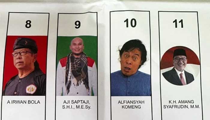 Foto screenshoot surat suara DPD RI Dapil Jabar yang terdapat foto komedian Komeng dengan pose nyeleneh.