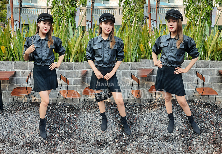 Nizelia Nabila Cahya Dewi menggenakan pakaian dengan gaya casual gothic. Pakaian dan aksesoris serba hitam, namun make-up tidak selalu dramatis.