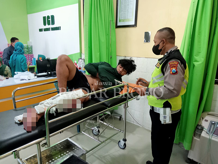 CELAKA: Moch. Sahril Hizam celaka setelah motornya menabrak tiang listrik.