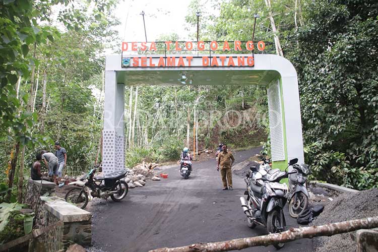 MULUS: Jalan sepanjang 560 meter di RT 1/RW 1, Dusun Krajan sampai RT 17/RW 9, Dusun Togur, sudah selesai dibangun. Jalan ini merupakan jalan poros Desa Tlogoargo.