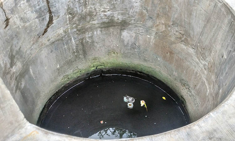 KERAMAT: Air Sumur Legi dipercaya bisa menyembuhkan beragam penyakit.