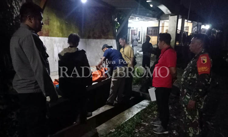MENINGGAL: Budiyanto, 40, warga Kelurahan Dukuh Setro, Kecamatan Tambaksari, Kota Surabaya ditemukan meninggal di pondokan, MInggu (10/3).