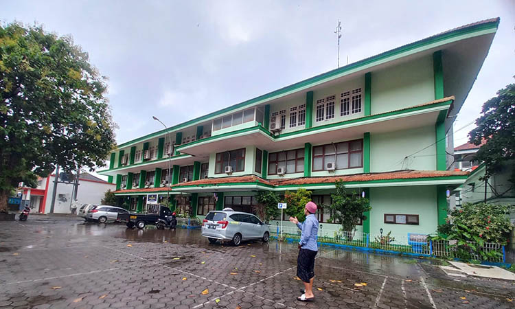 KANTOR: Gedung kantor Ponpes Nurul Jadid masa sekarang.