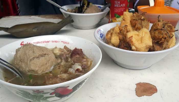 Sajian bakso kikil Cak Noto Citarum. (FIrmankasan)