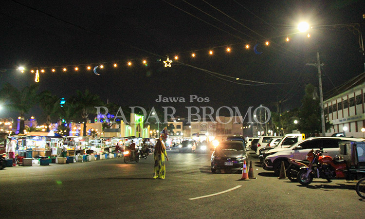 LOKASI PARKIR: Titik parkir di depan gedung TIC Kota Pasuruan yang viral karena ada pemilik kendaraan ditarik parkiar Rp 10 ribu.