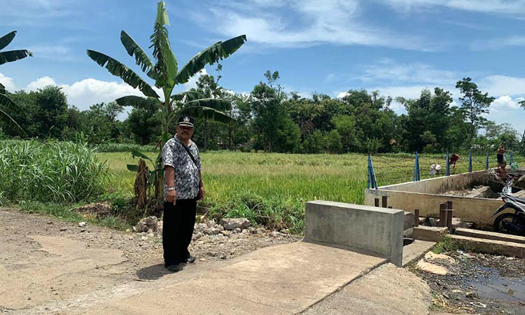 KOKOH: Hasil perbaikan jembatan gorong-gorong yang berada di jalan Desa Kramat Agung, Kecamatan Bantaran, Kabupaten Probolinggo.