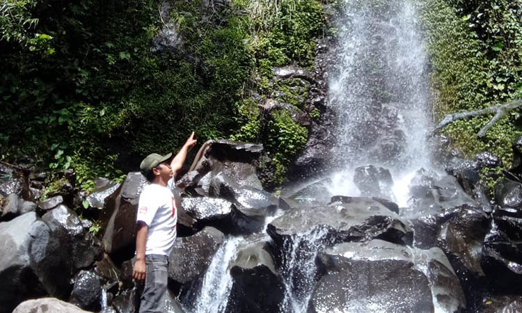 JERNIH: Air Terjun Granjangan di Ledug, Kecamatan Prigen yang kini mulai booming. Air terjun setempat, memiliki potensi wisata, salah satunya karena keindahan lingkungan